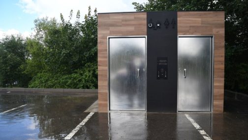 Burbulis dar kartelį apie Trakų tualetus, kurie prasmirdo politika