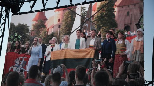 Burbulis apie tautišką giesmę Trakuose